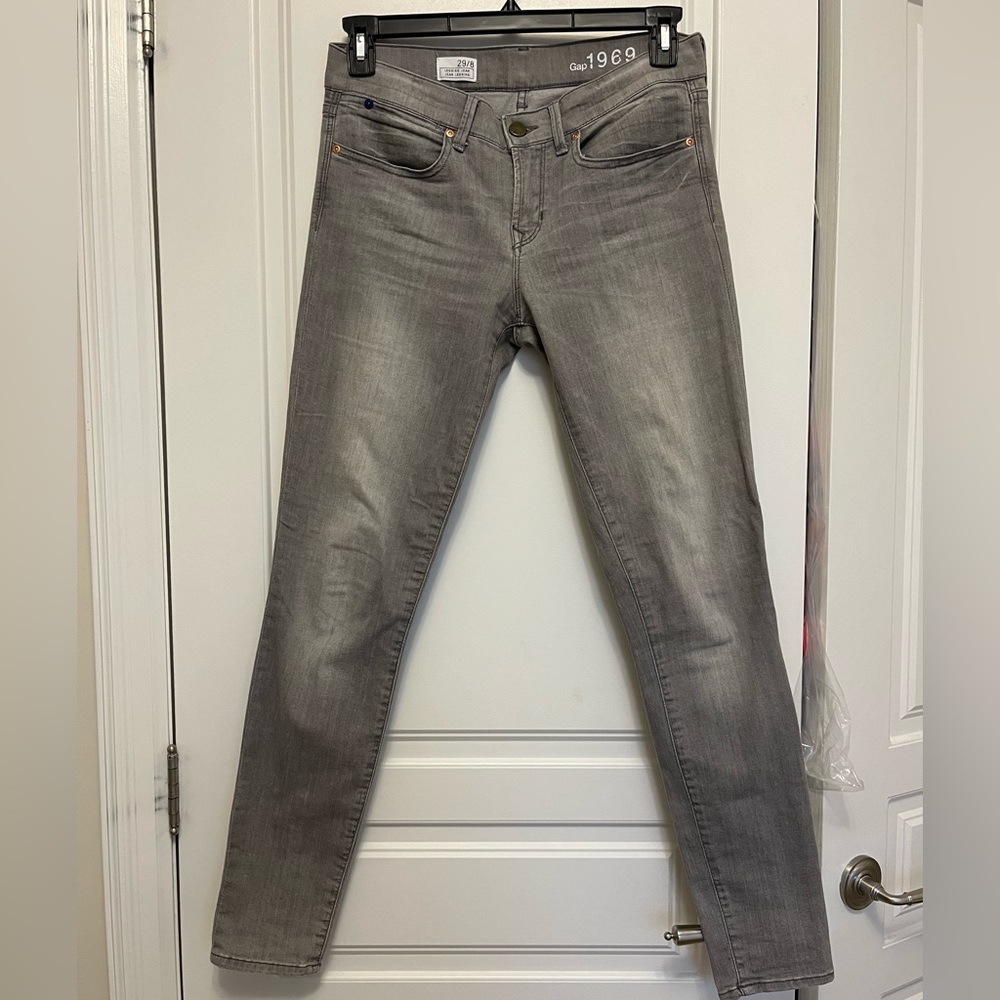 Gap Legging Jean. Skinny. Grey. Size 29